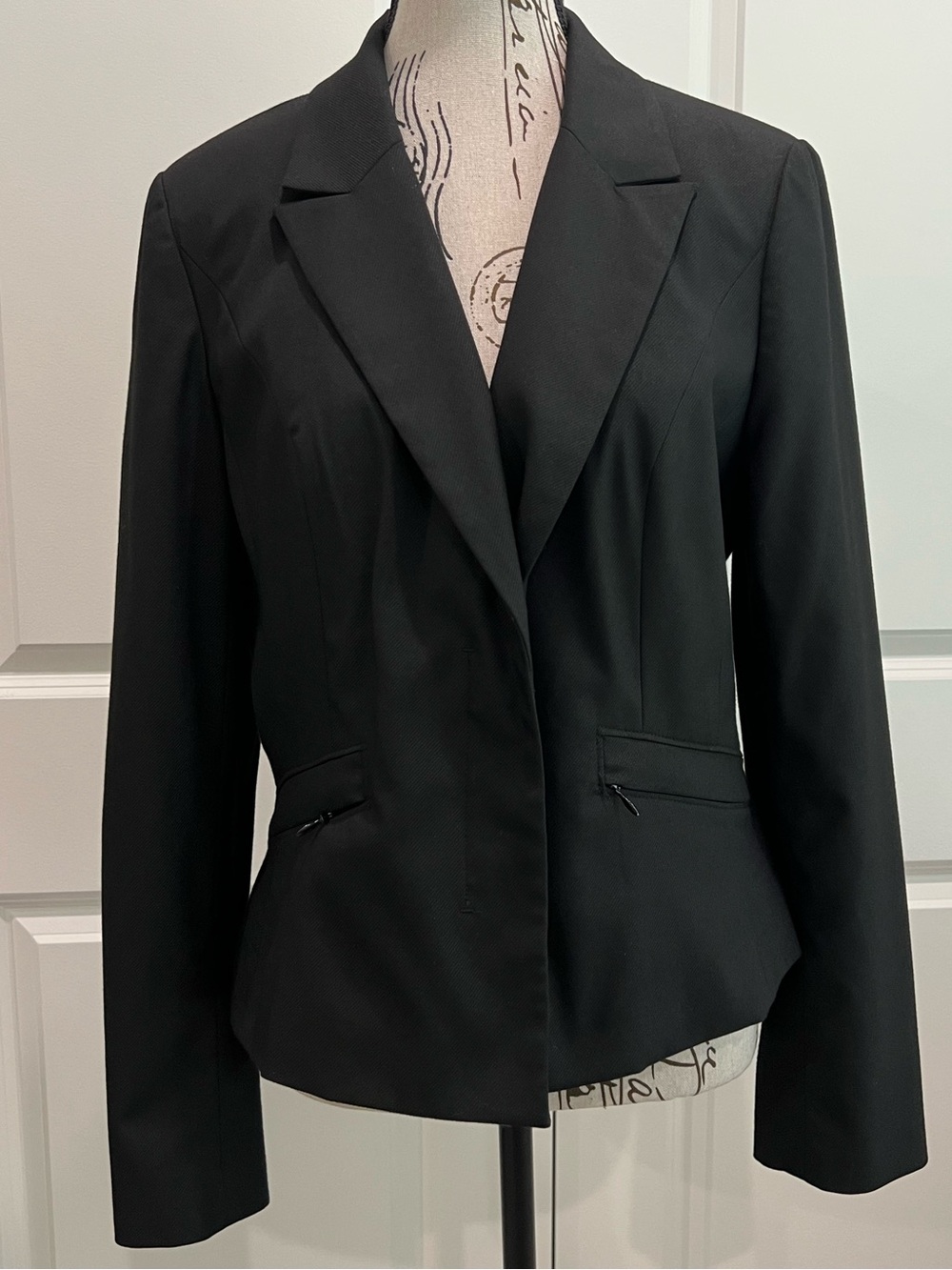Worthington Tailored Blazer, Black. Size 12